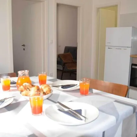 Pk - - Two Bedroom With View 1 Apartment
